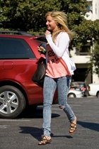 Ashley Tisdale : ashley_tisdale_1255203273.jpg