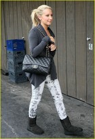 Ashley Tisdale : ashley_tisdale_1256074407.jpg