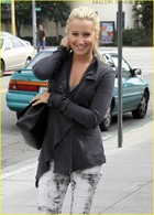 Ashley Tisdale : ashley_tisdale_1256074411.jpg