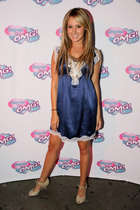 Ashley Tisdale : ashley_tisdale_1258522821.jpg