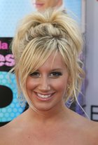 Ashley Tisdale : ashley_tisdale_1260045010.jpg