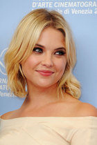 Ashley Benson : ashley-benson-1372007999.jpg