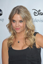 Ashley Benson : ashleybenson_1281890296.jpg