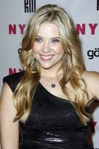 Ashley Benson : ashleybenson_1303003614.jpg