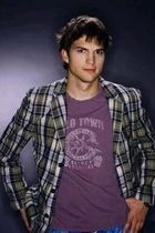 Ashton Kutcher : TI4U_u1139694573.jpg