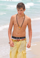 Austin Mahone : austin-mahone-1342554220.jpg