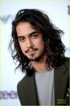 Avan Jogia : avan-jogia-1380472886.jpg