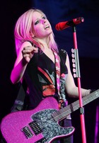 Avril Lavigne : avril_lavigne_1199724744.jpg