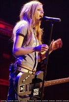 Avril Lavigne : avril_lavigne_1290054092.jpg