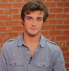 Beau Mirchoff : beau-mirchoff-1320778768.jpg