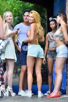 Bella Thorne : TI4U1443472723.jpg