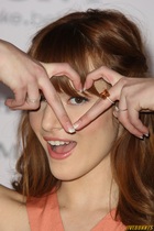 Bella Thorne : bella-thorne-1328659380.jpg