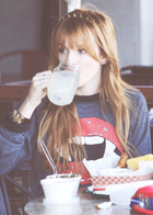 Bella Thorne : bella-thorne-1377365264.jpg