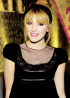 Bella Thorne : bella-thorne-1384882653.jpg