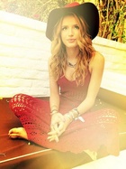 Bella Thorne : bella-thorne-1428945301.jpg