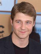 Benjamin McKenzie : TI4U_u1142634296.jpg