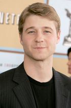 Benjamin McKenzie : TI4U_u1142634316.jpg