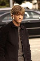 Benjamin McKenzie : TI4U_u1142920948.jpg