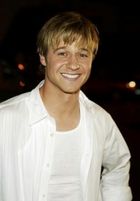 Benjamin McKenzie : TI4U_u1142963624.jpg