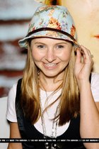 Beverley Mitchell : beverley_mitchell_1241927854.jpg