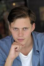 Bill Skarsgård : bill-skarsgrd-1367810214.jpg