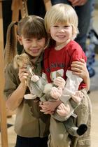 Bindi Irwin : TI4U_u1304646400.jpg