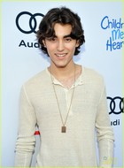 Blake Michael : blake-michael-1372262644.jpg