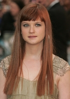 Bonnie Wright : bonnie_wright_1193517937.jpg