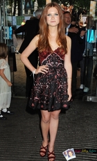 Bonnie Wright : bonnie_wright_1260637043.jpg