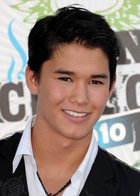 Booboo Stewart : boo-boo-stewart-1339201995.jpg