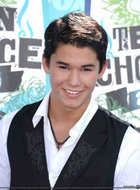 Booboo Stewart : boo-boo-stewart-1339202003.jpg