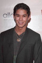 Booboo Stewart : boo-boo-stewart-1339213075.jpg