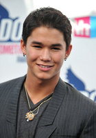 Booboo Stewart : boo-boo-stewart-1339213287.jpg