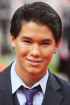 Booboo Stewart : boo-boo-stewart-1339217019.jpg