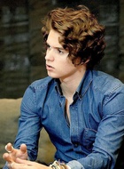 Bradley Simpson : bradley-simpson-1636923282.jpg