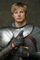 Bradley James : bradley-james-1372627773.jpg