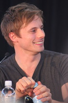 Bradley James : bradley-james-1372627864.jpg