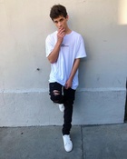 Brandon Rowland : brandon-rowland-1538213402.jpg