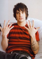 Brendon Urie : brendon-urie-1323832466.jpg