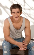 Brenton Thwaites : brenton-thwaites-1422553562.jpg