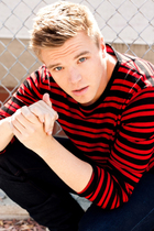 Brett Davern : brett-davern-1373385075.jpg