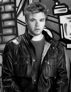 Brett Davern : brett-davern-1401638974.jpg