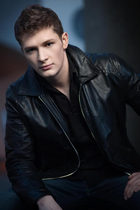 Brett Dier : brettdier_1285019550.jpg