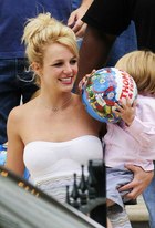 Britney Spears : britney-spears-1402932691.jpg