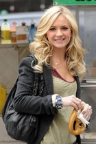 Britt Robertson : brittanyrobertson_1304656159.jpg