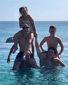 Brooklyn Beckham : TI4U1538765166.jpg