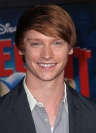 Calum Worthy : calum-worthy-1422491401.jpg