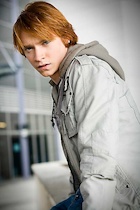 Calum Worthy : calum-worthy-1435234201.jpg