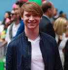 Calum Worthy : calum-worthy-1463180401.jpg