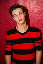 Cameron Dallas : cameron-dallas-1416582877.jpg